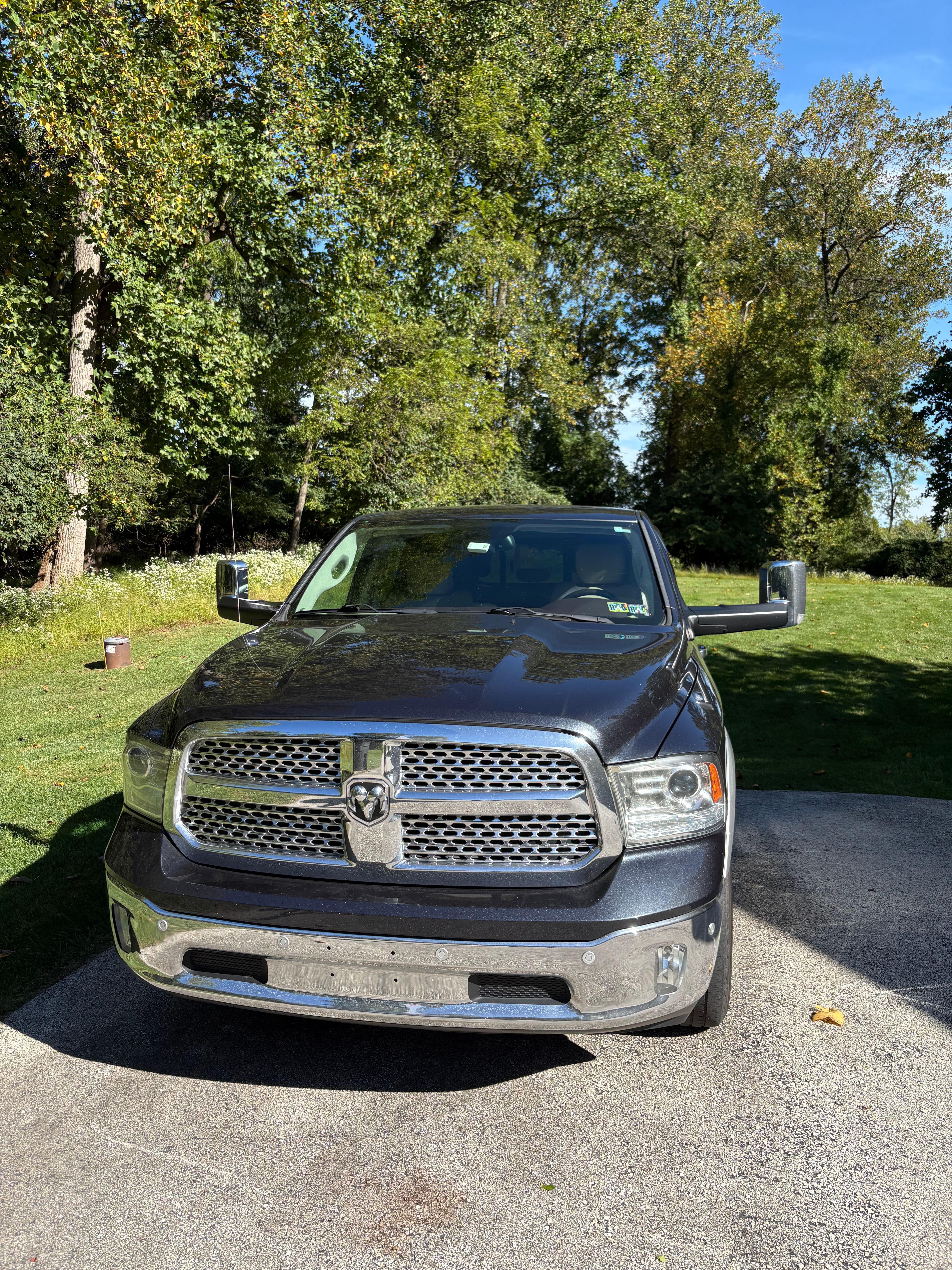 Used 2014 RAM 1500 Laramie w/ Convenience Group AWD/4WD image 2