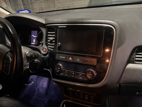 Used 2017 Mitsubishi Outlander GT image 6