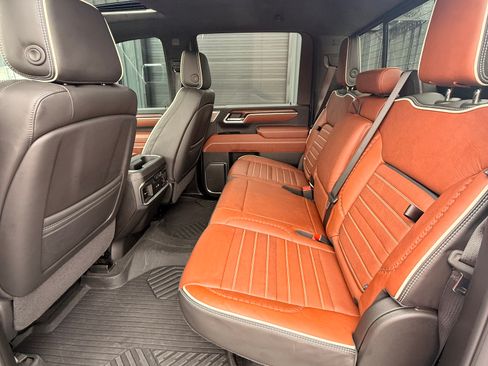 Used 2025 GMC Sierra 3500 Denali Ultimate image 15