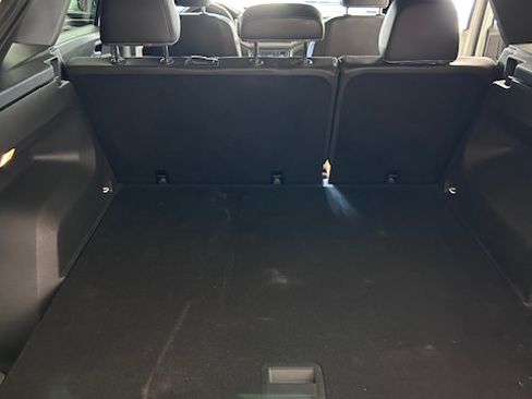 Used 2021 Volkswagen Atlas Cross Sport SE w/ Panoramic Sunroof Package image 2