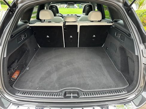 Used 2024 Mercedes-Benz GLC 300 image 8