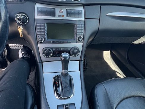 Used 2007 Mercedes-Benz CLK 63 AMG Cabriolet image 10