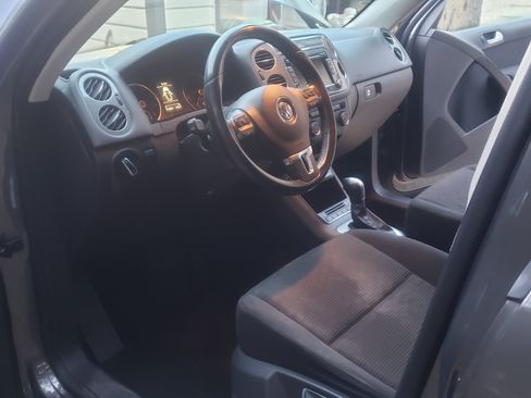 Used 2015 Volkswagen Tiguan S image 14