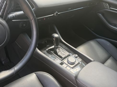 Used 2022 MAZDA MAZDA3 s FWD image 9