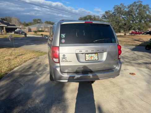Used 2019 Dodge Grand Caravan GT image 4
