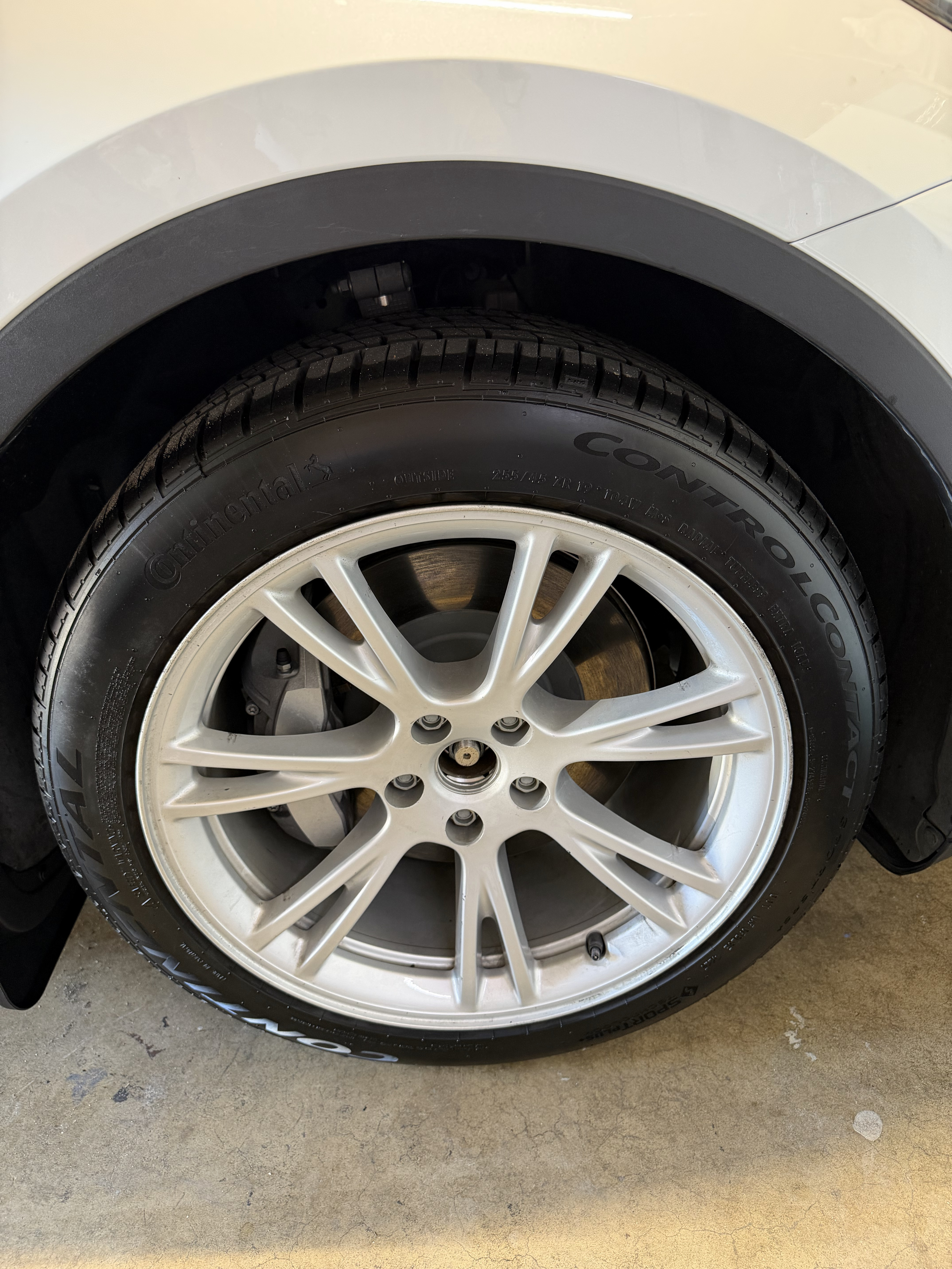 Used 2021 Tesla Model Y Long Range AWD/4WD image 19