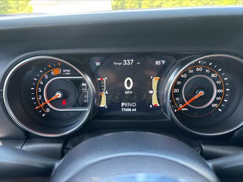 Used 2020 Jeep Wrangler Unlimited Sahara AWD/4WD image 6