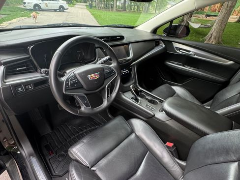 Used 2017 Cadillac XT5 Luxury w/ LPO, Wheel Lock Package AWD/4WD image 12
