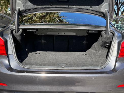 Used 2018 BMW 530e xDrive AWD/4WD image 16