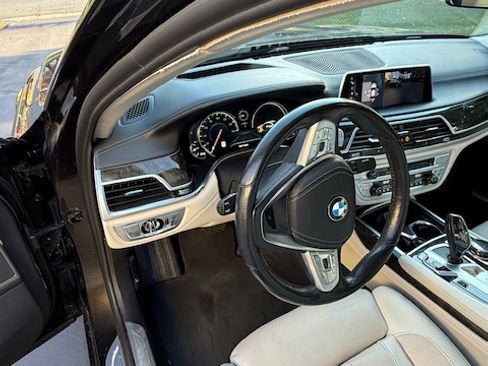 Used 2017 BMW 740i xDrive image 12