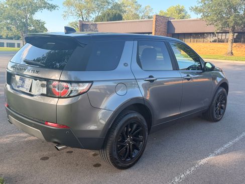 Used 2018 Land Rover Discovery Sport SE AWD/4WD image 5