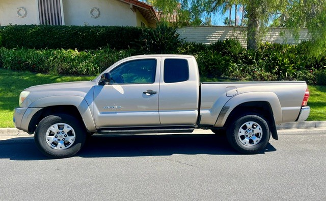 Used 2006 Toyota Tacoma PreRunner RWD image 1