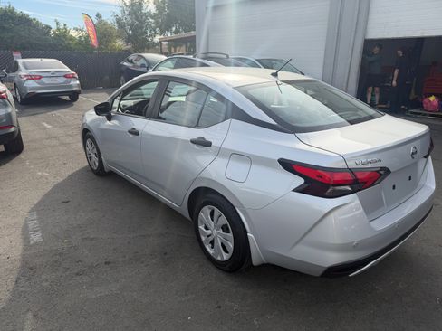 Used 2021 Nissan Versa S image 2