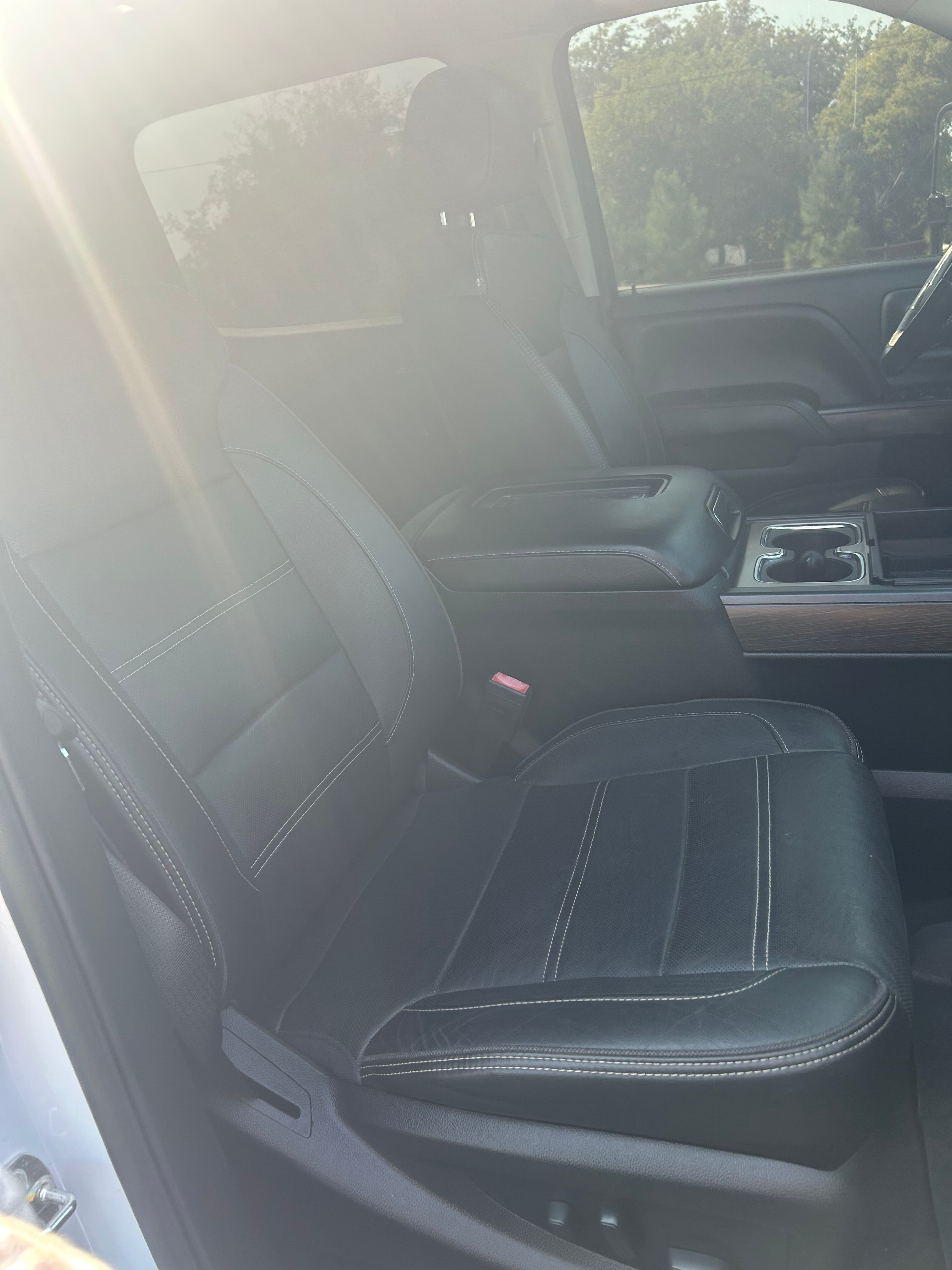Used 2018 GMC Sierra 2500 Denali w/ Duramax Plus Package AWD/4WD image 15