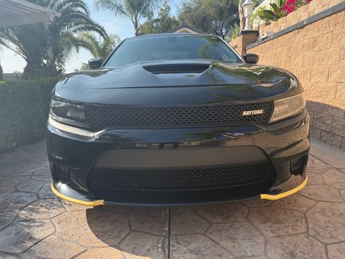 Used 2017 Dodge Charger R/T image 5