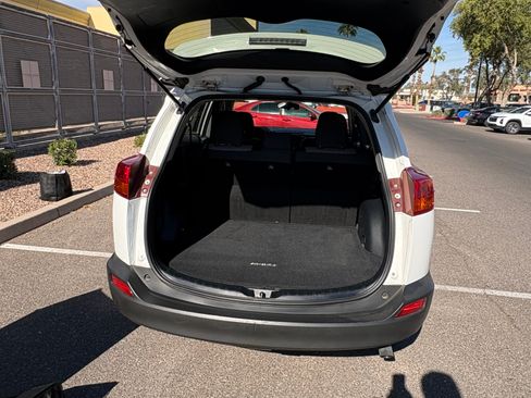 Used 2013 Toyota RAV4 LE image 9