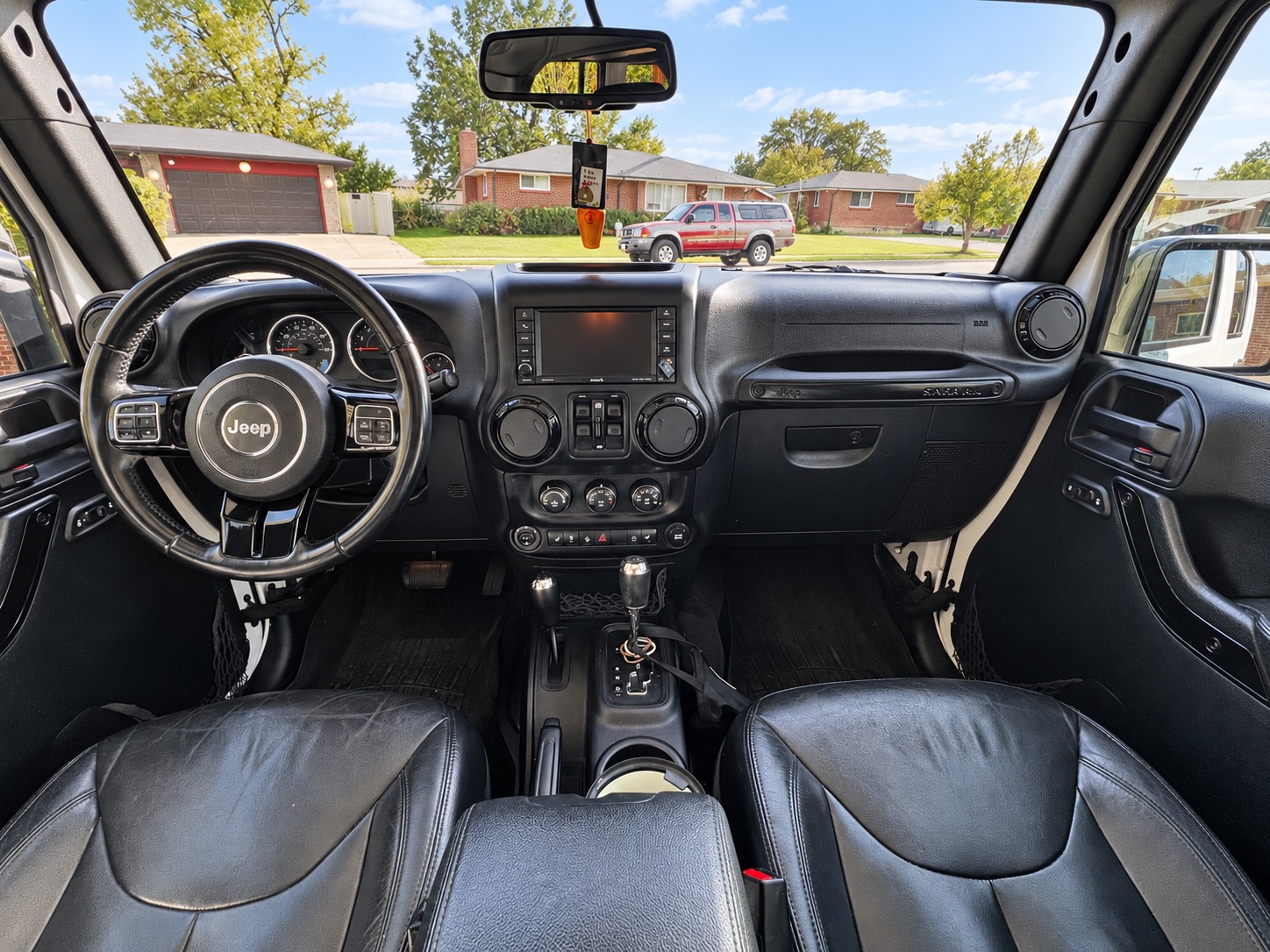 Used 2015 Jeep Wrangler Unlimited Sahara AWD/4WD image 17
