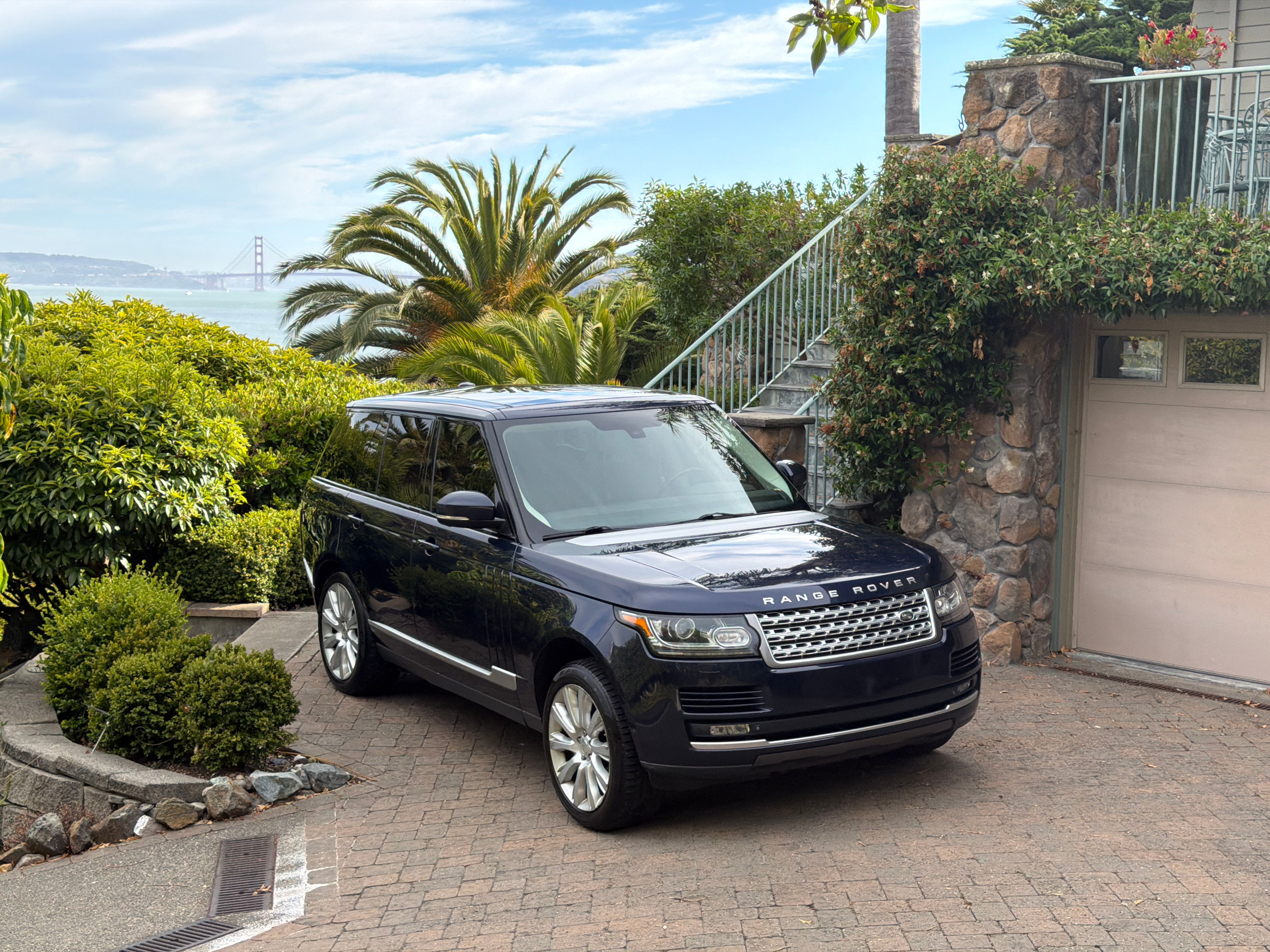 Used 2014 Land Rover Range Rover Supercharged AWD/4WD image 1