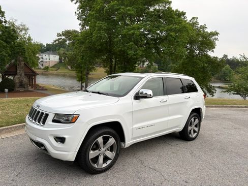 Used 2014 Jeep Grand Cherokee Overland w/ Advanced Technology Group RWD image 2