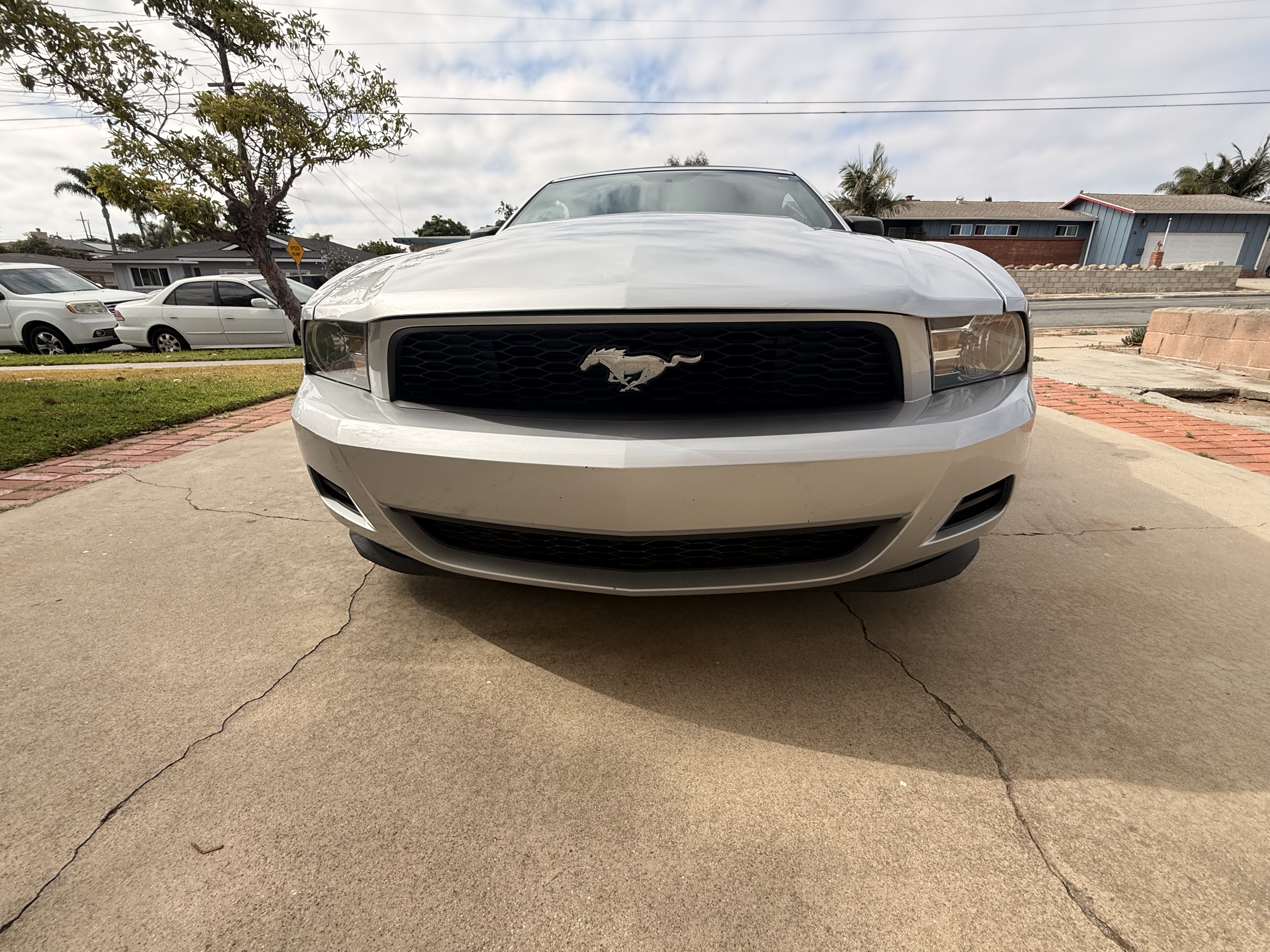 Used 2012 Ford Mustang Convertible RWD image 2