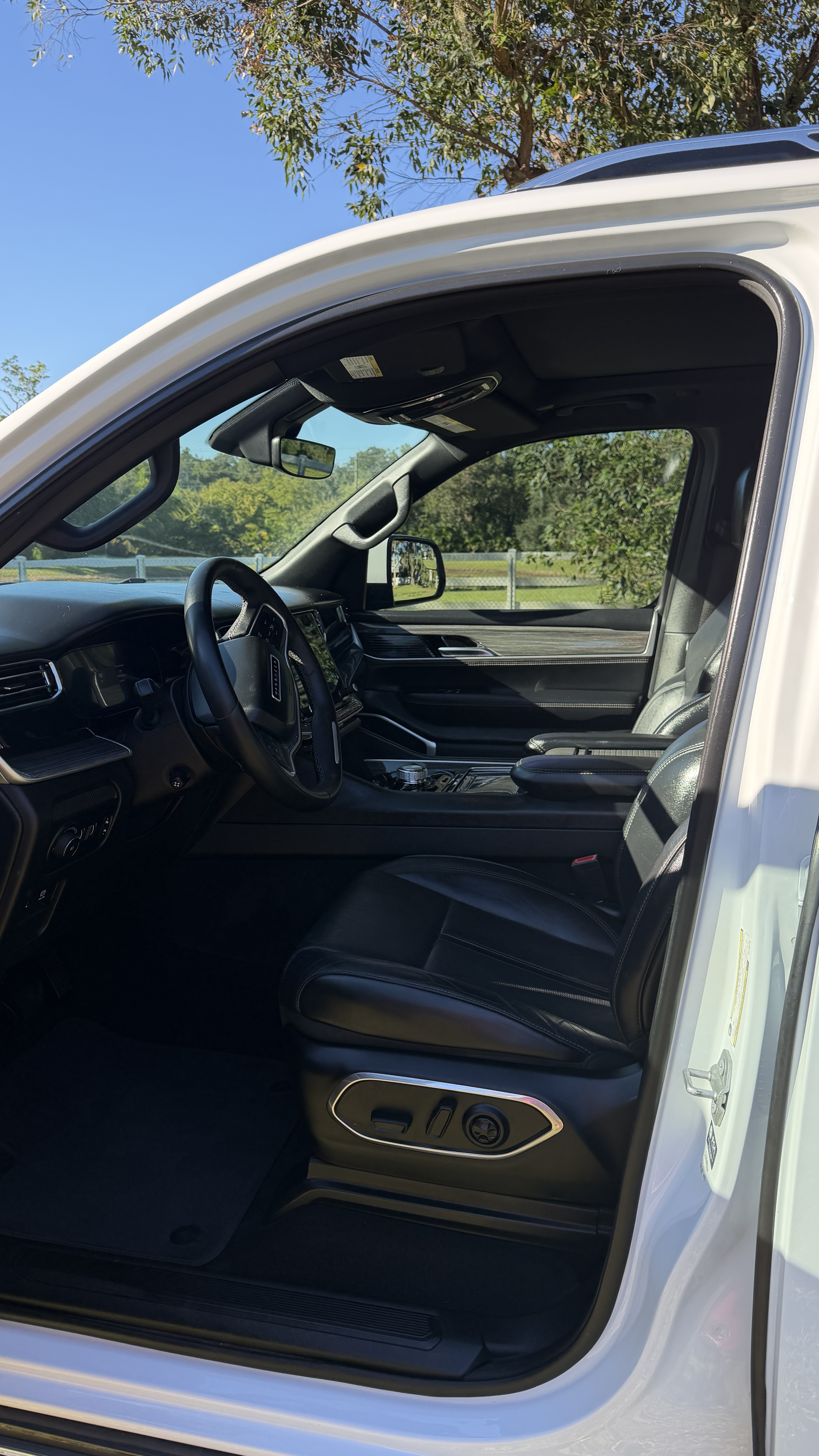 Used 2022 Jeep Wagoneer Series II w/ Convenience Group I RWD image 10