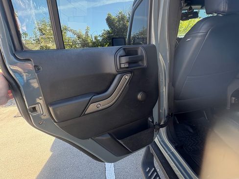 Used 2014 Jeep Wrangler Unlimited Sport image 13