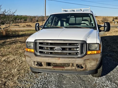 Used 2001 Ford F250 2WD SuperCab Super Duty image 4