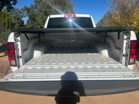 Used 2017 RAM 1500 Express image 9