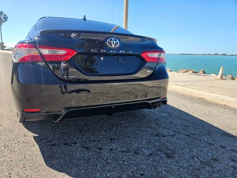 Used 2020 Toyota Camry SE image 5