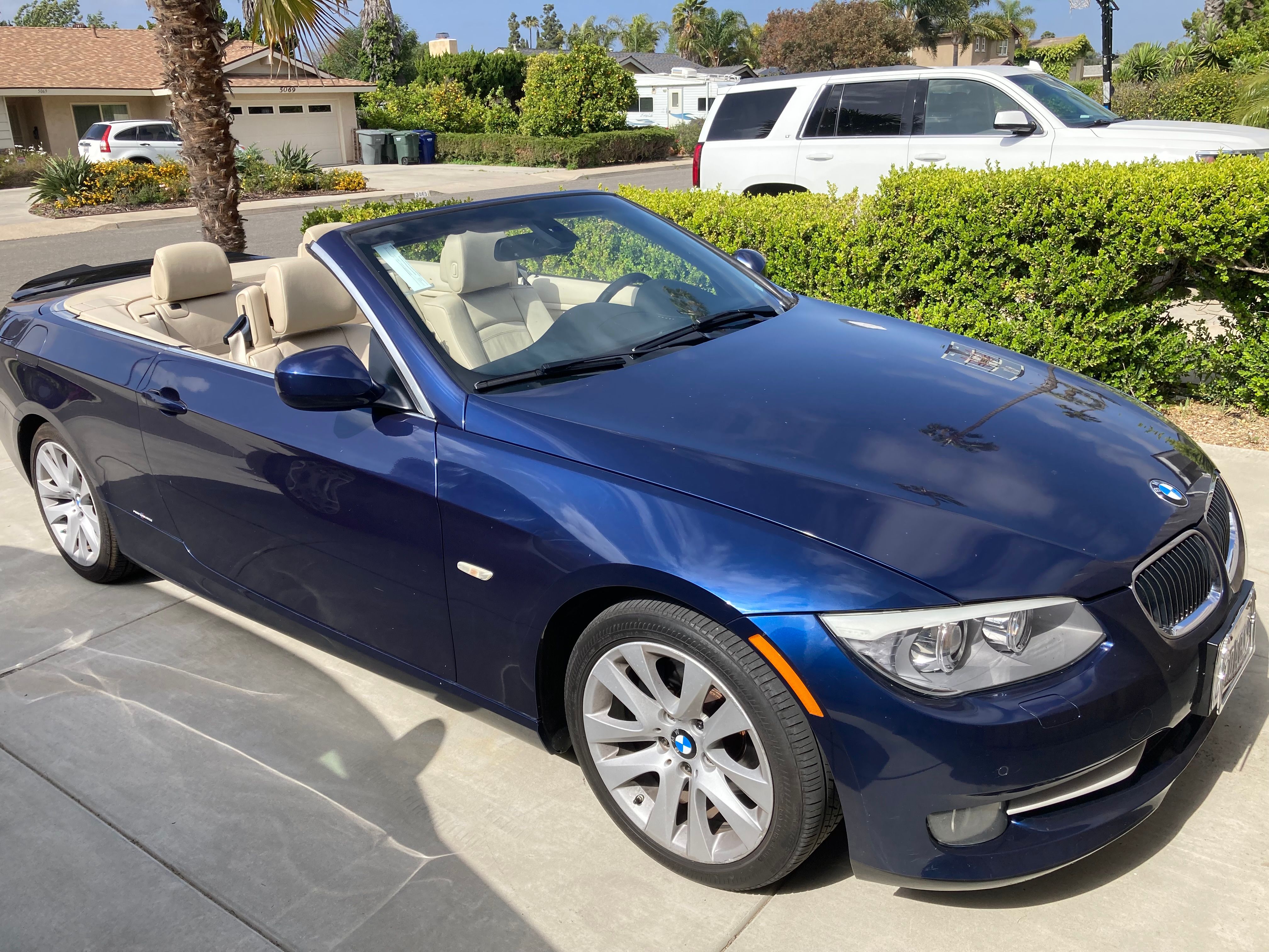 Used 2011 BMW 328i Convertible RWD image 1