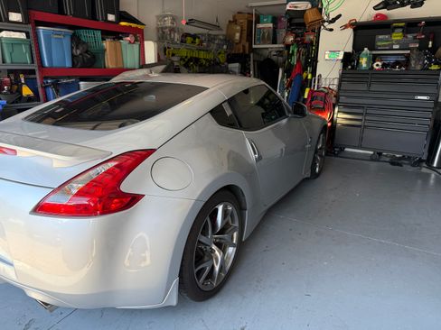 Used 2014 Nissan 370Z Coupe w/ Sport Package image 11