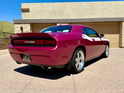 Used 2010 Dodge Challenger R/T RWD image 6