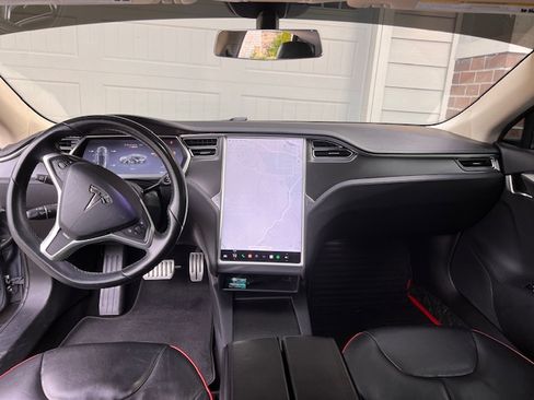 Used 2013 Tesla Model S Performance image 9