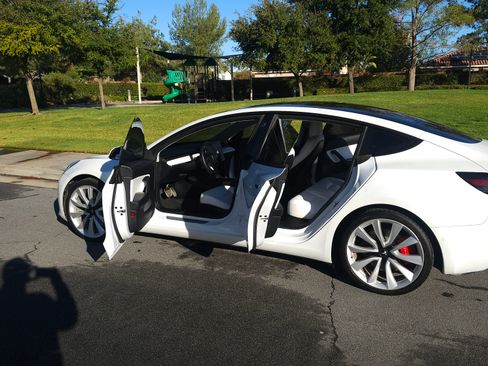 Used 2018 Tesla Model 3 Performance image 14