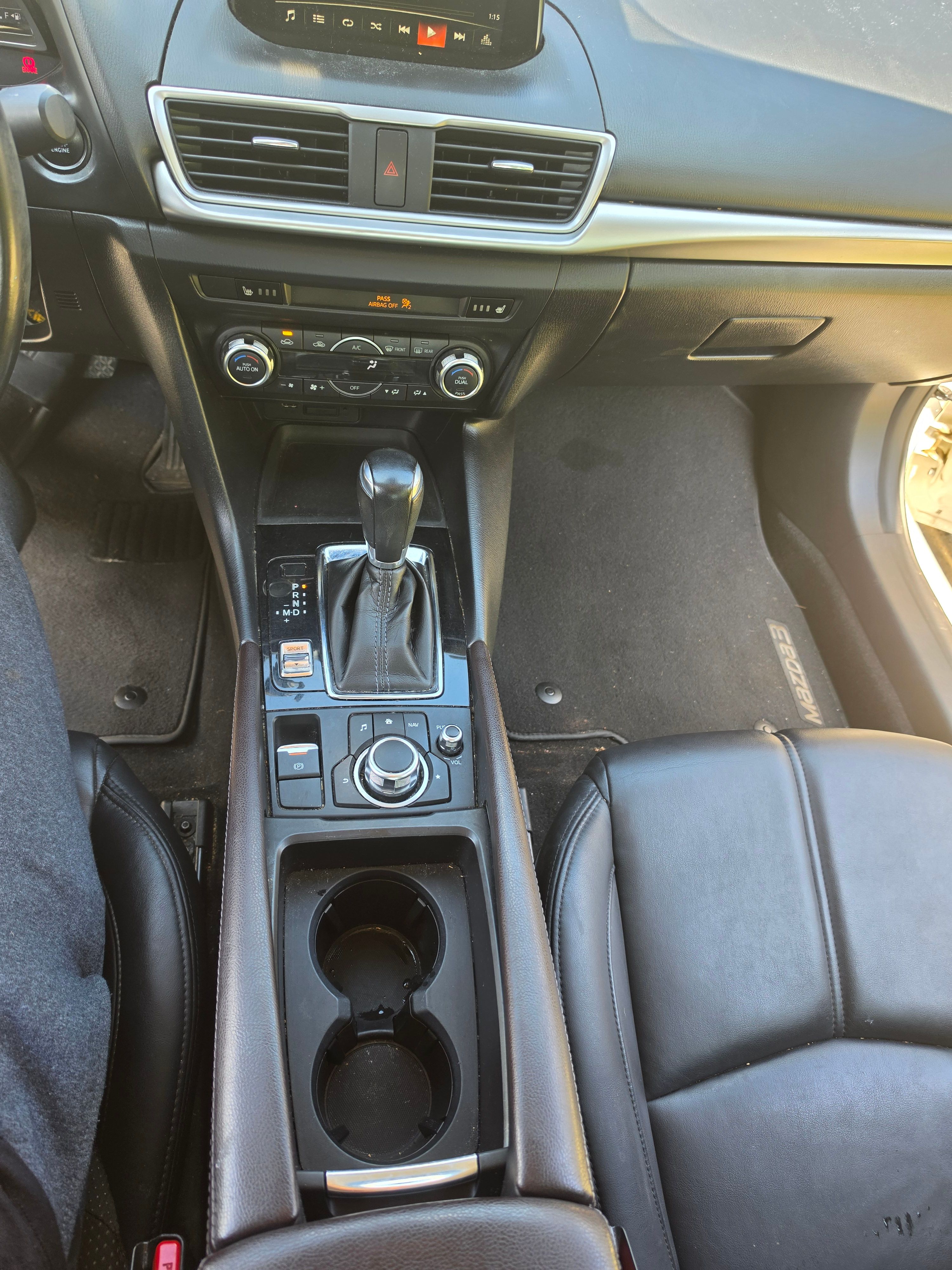 Used 2018 MAZDA MAZDA3 Touring FWD image 10