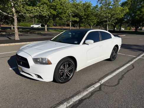 Used 2013 Dodge Charger SXT AWD/4WD image 1