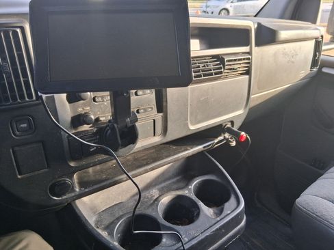 Used 2006 GMC Savana 3500 image 4