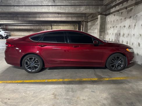 Used 2018 Ford Fusion SE w/ Equipment Group 201A FWD image 1