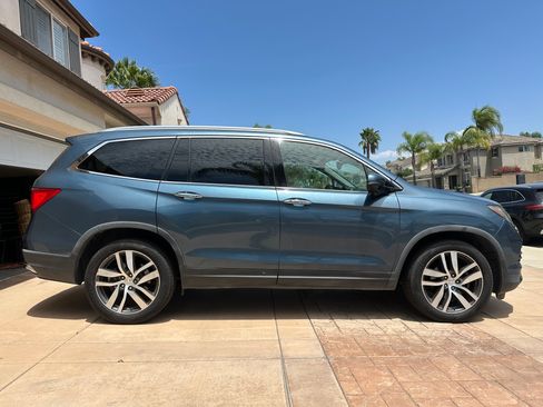 Used 2017 Honda Pilot Touring image 5