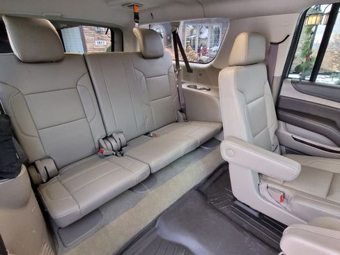 Used 2017 Chevrolet Suburban LT w/ LT Signature Package image 14