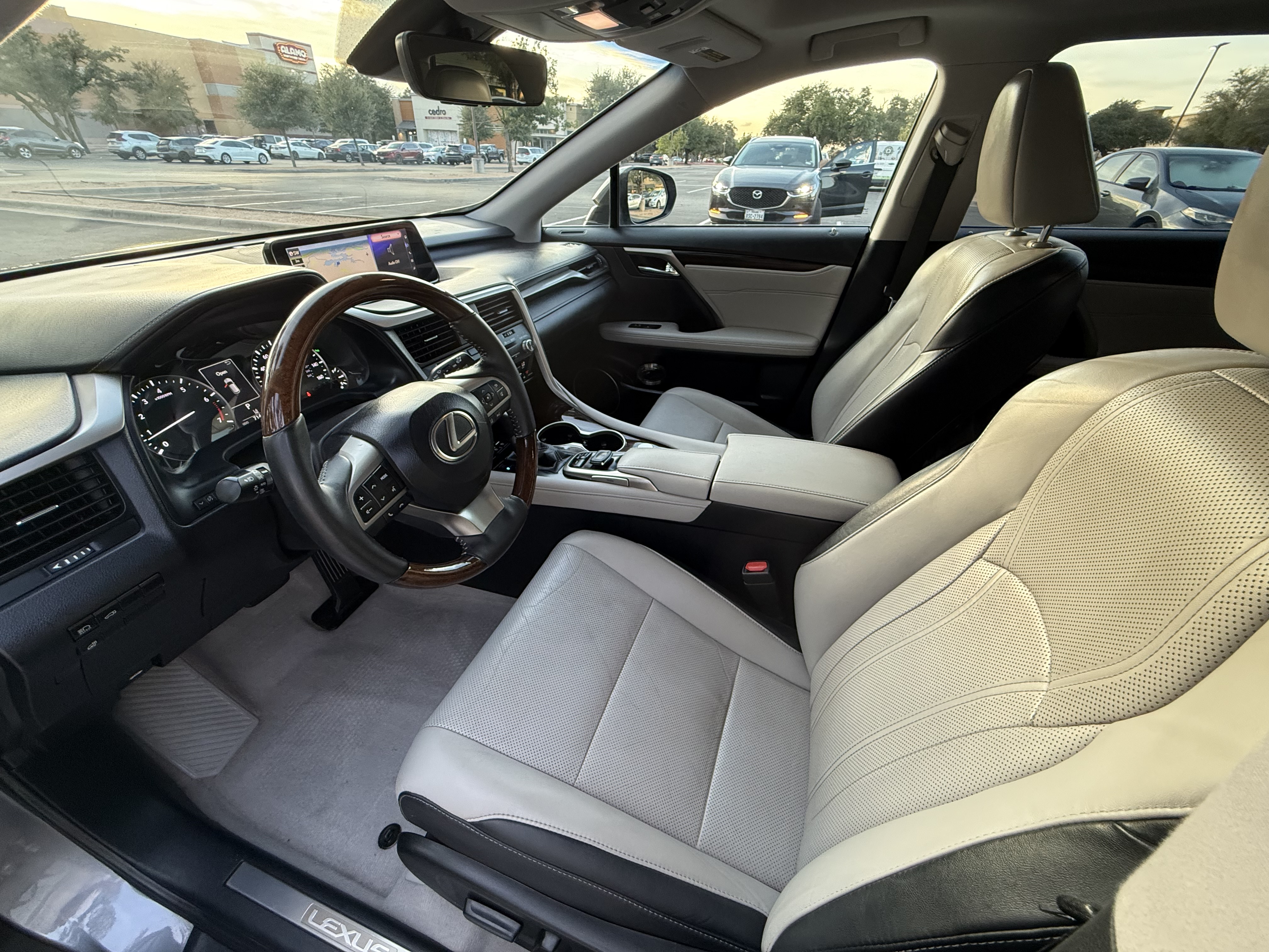 Used 2017 Lexus RX 350 FWD w/ Premium Package image 2