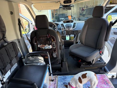 Used 2016 Ford Transit 150 XLT image 6