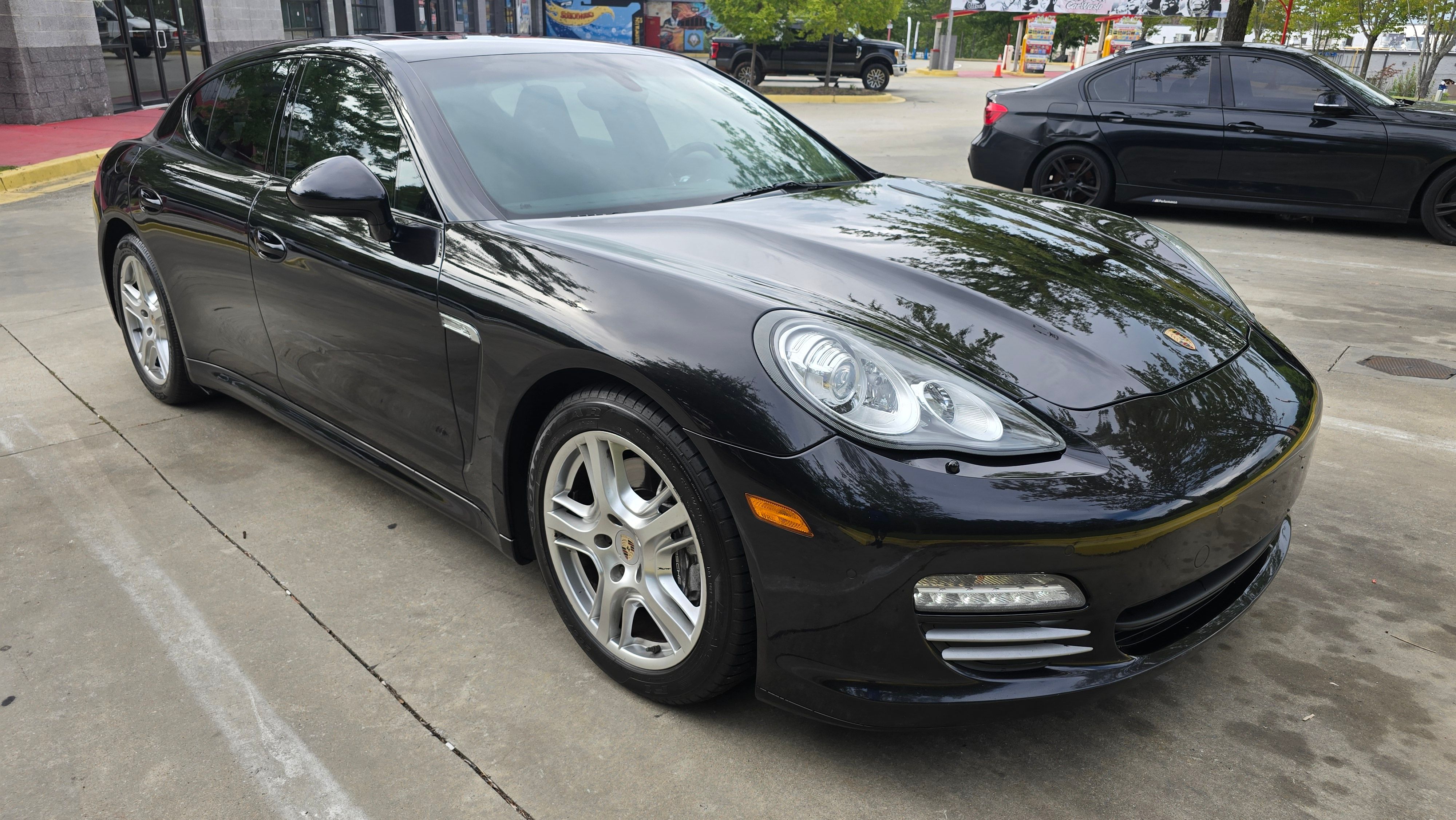 Used 2012 Porsche Panamera 4 image 4