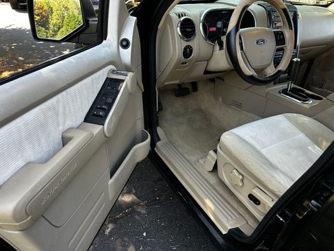 Used 2008 Ford Explorer XLT image 15