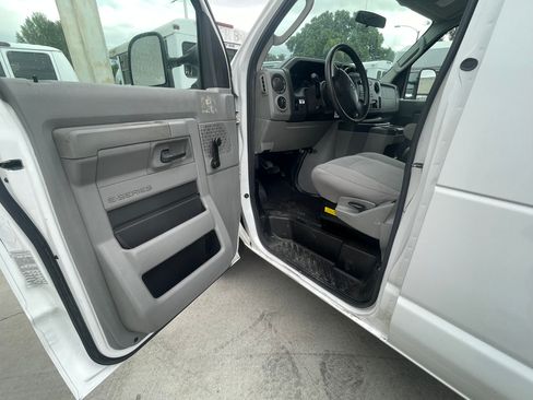 Used 2010 Ford E-250 and Econoline 250 image 20