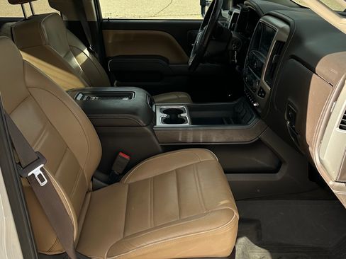 Used 2017 GMC Sierra 2500 Denali w/ Duramax Plus Package image 6