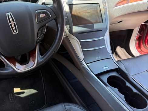 Used 2013 Lincoln MKZ AWD image 16