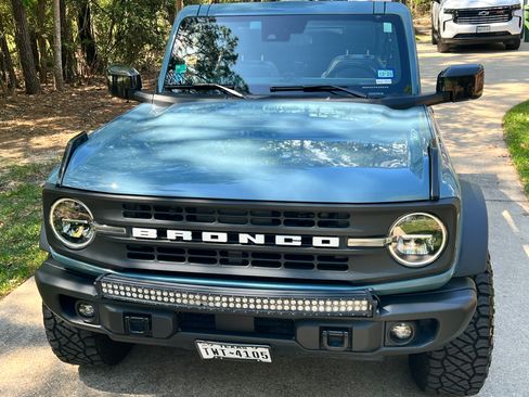 Used 2023 Ford Bronco Black Diamond image 6