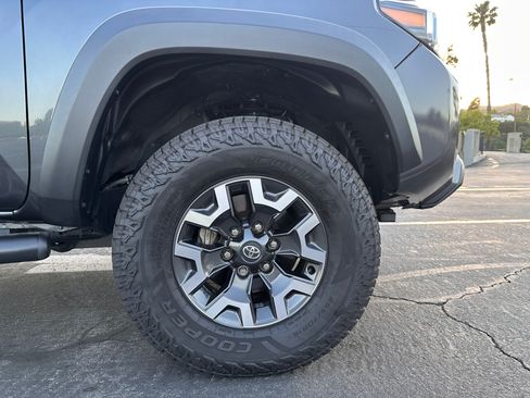 Used 2021 Toyota Tacoma TRD Off-Road w/ TRD Premium Off Road Package image 10