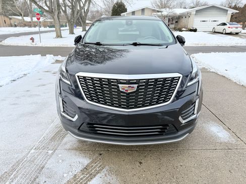 Used 2022 Cadillac XT5 Premium Luxury image 2